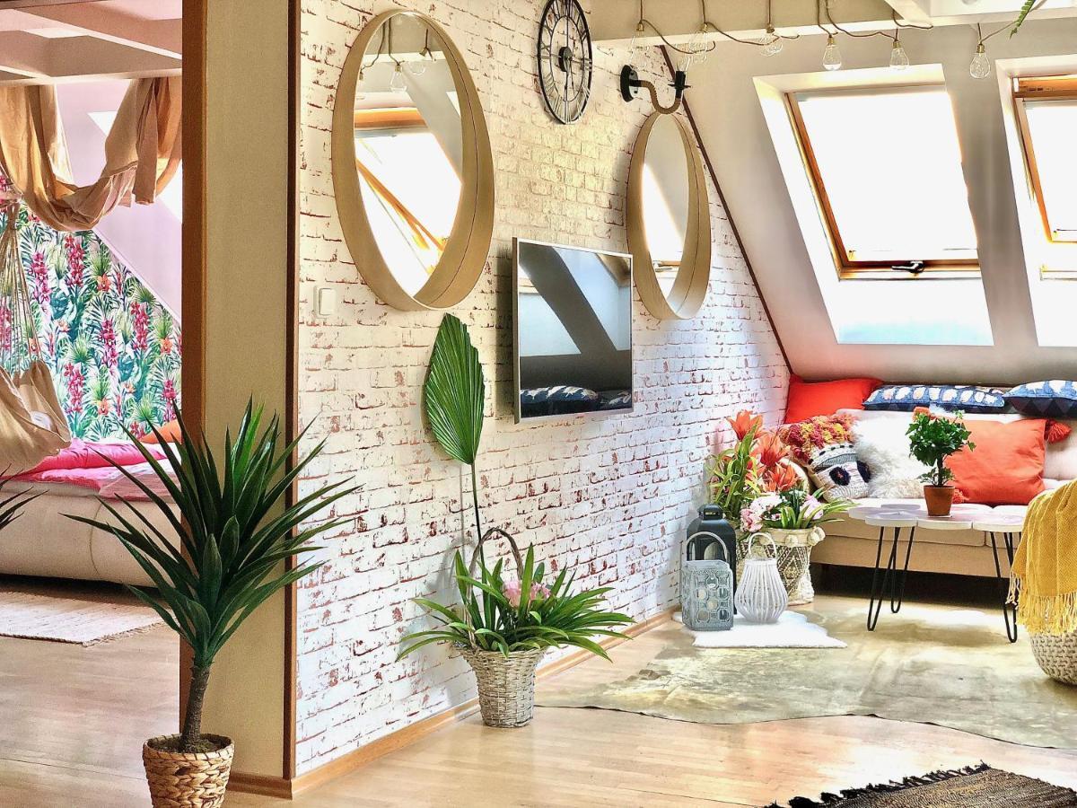 Duplex With Quite Terrace On Wenceslas Sq. — Fotky 3